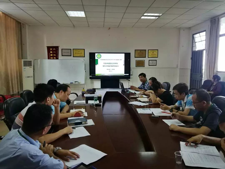 高新技校優(yōu)質課程建設立項審批暨校本課題開題審查會