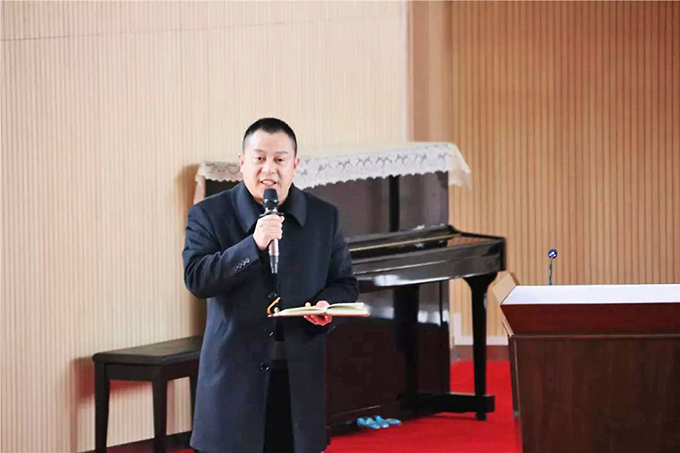 自貢衡中副校長冉永華發(fā)表總結講話