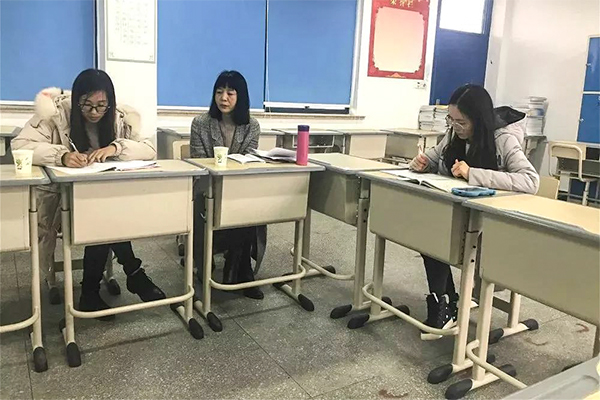 理論引領(lǐng)，一一點(diǎn)評(píng)